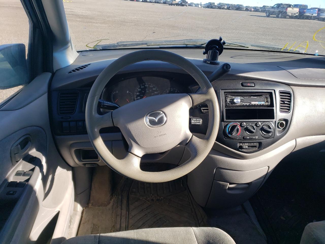 Photo 9 from auction – 2000 MAZDA MPV WAGON with VIN JM3LW28G1Y0101186