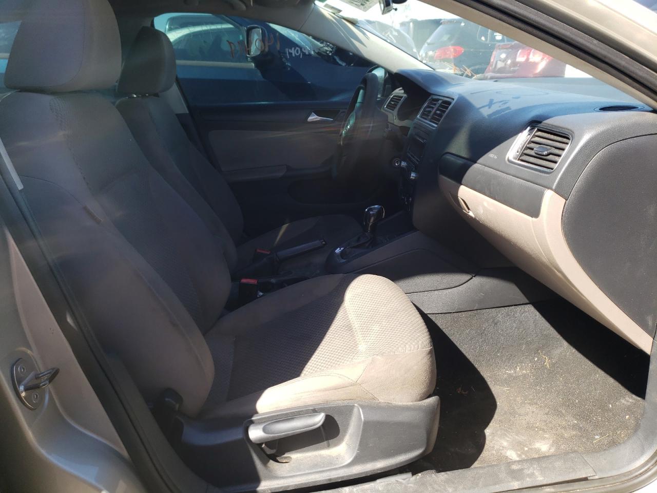 Photo 5 from auction – 2013 VOLKSWAGEN JETTA BASE with VIN 3VW2K7AJ1DM317062