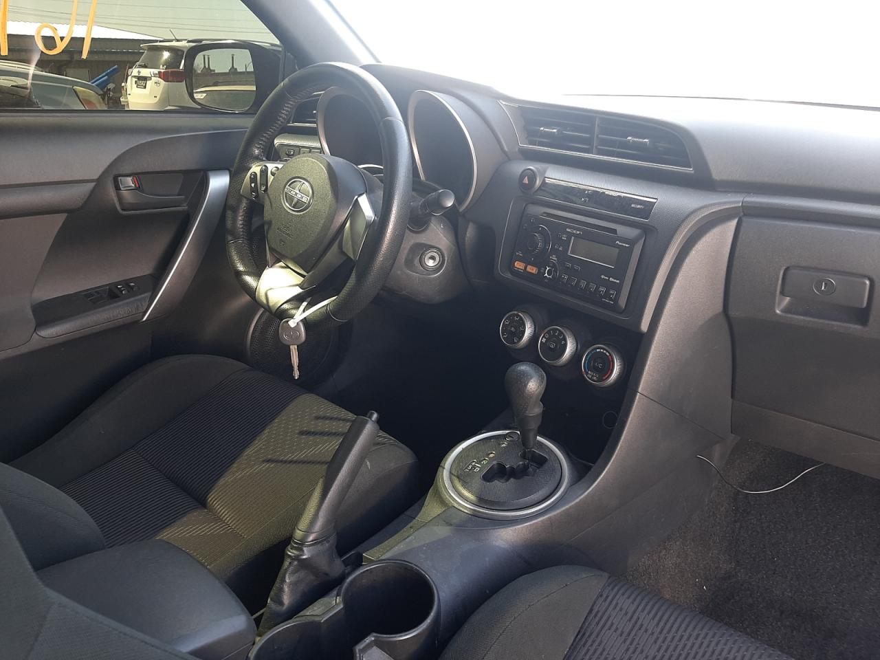 Photo 9 from auction – 2013 TOYOTA SCION TC with VIN JTKJF5C77D3051730