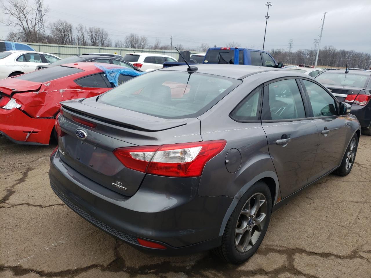 Photo 4 from auction – 2013 FORD FOCUS SE with VIN 1FADP3F25DL220073