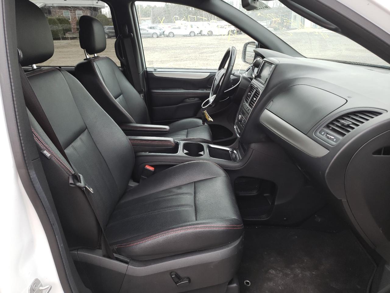 Photo 5 from auction – 2019 DODGE GRAND CARA with VIN 2C4RDGEG3KR764864