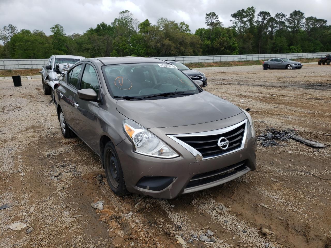 NISSAN VERSA S 2017 with VIN 3N1CN7AP7HL819947 - Photo from auction