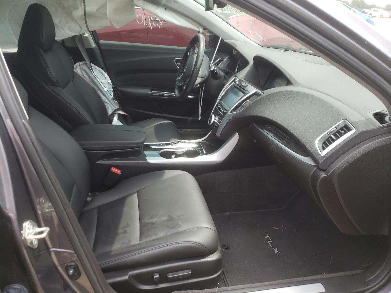 Photo 5 from auction – 2019 ACURA TLX with VIN 19UUB2F35KA001829