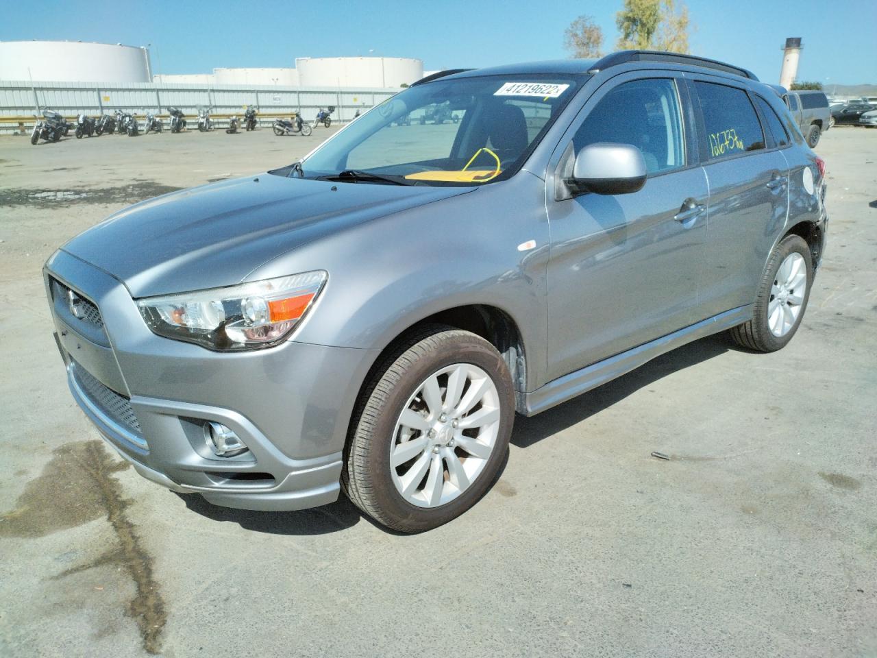 Photo 2 from auction – 2011 MITSUBISHI OUTLANDER with VIN JA4AR4AU2BZ013814