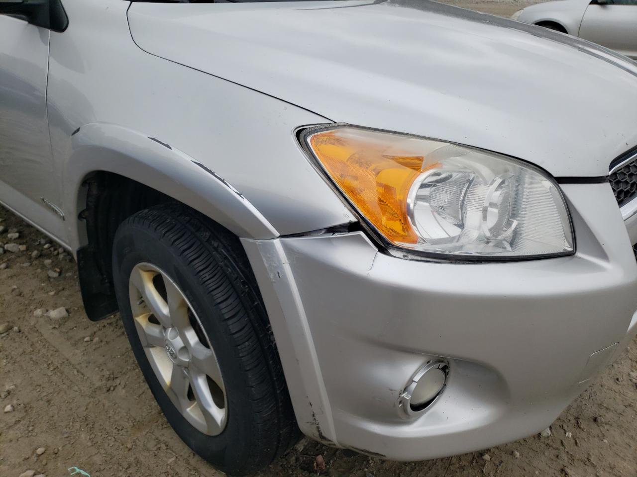 Photo 9 from auction – 2011 TOYOTA RAV4 LIMIT with VIN 2T3DF4DV8BW096830