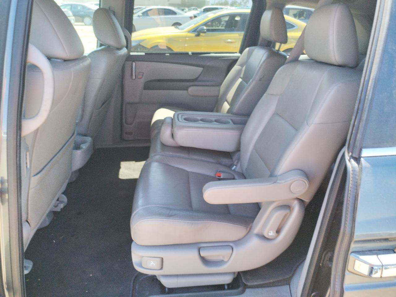 Photo 6 from auction – 2011 HONDA ODYSSEY with VIN 5FNRL5H66BB015479