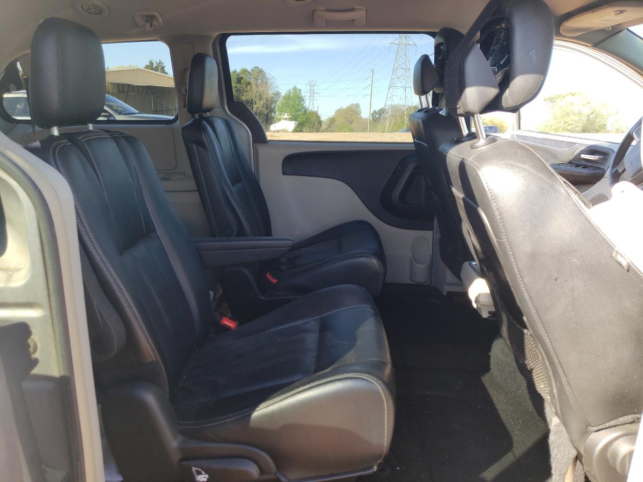 Photo 6 from auction – 2016 CHRYSLER TOWN & COU with VIN 2C4RC1BG8GR288736