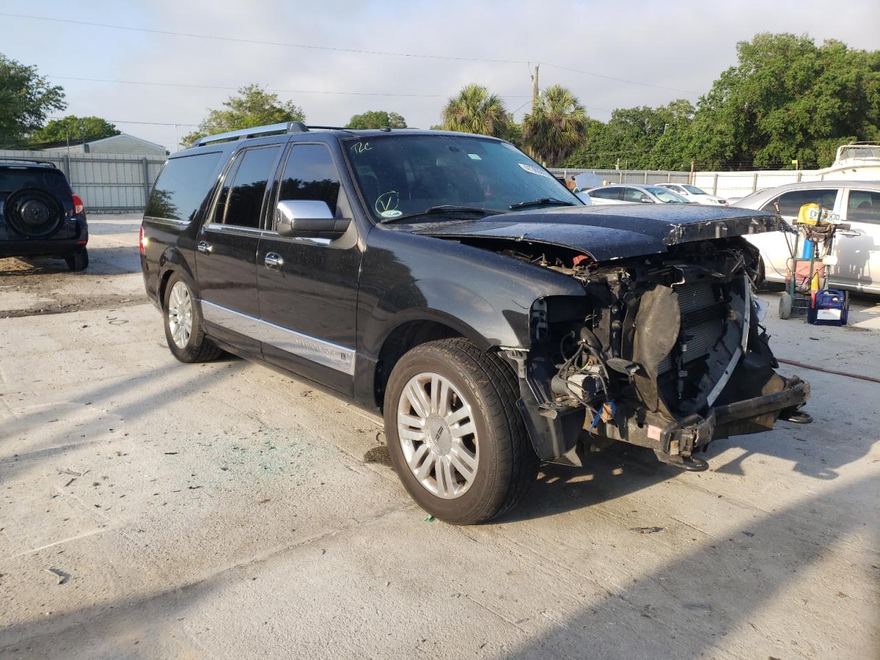 LINCOLN NAVIGATOR 2010 with VIN 5LMJJ3H51AEJ10152 - Photo from auction