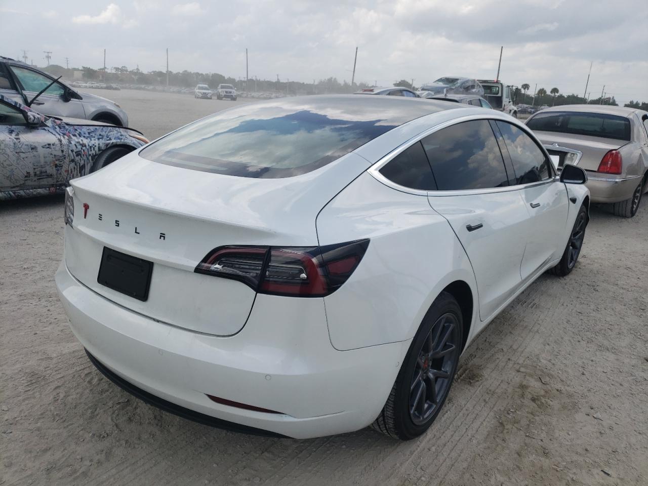 Photo 4 from auction – 2020 TESLA MODEL 3 with VIN 5YJ3E1EA8LF645362