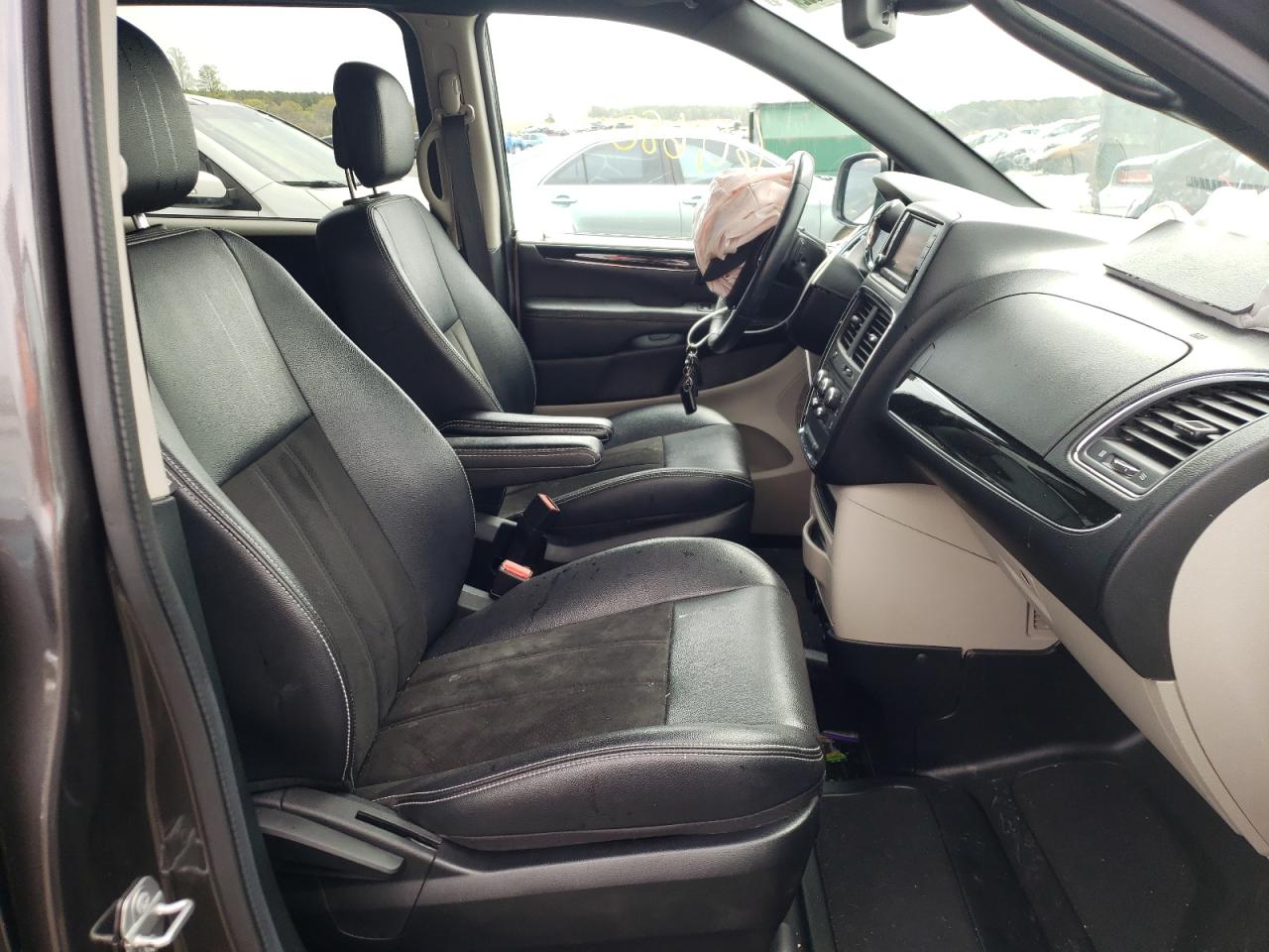 Photo 5 from auction – 2019 DODGE GRAND CARA with VIN 2C4RDGCG1KR676978