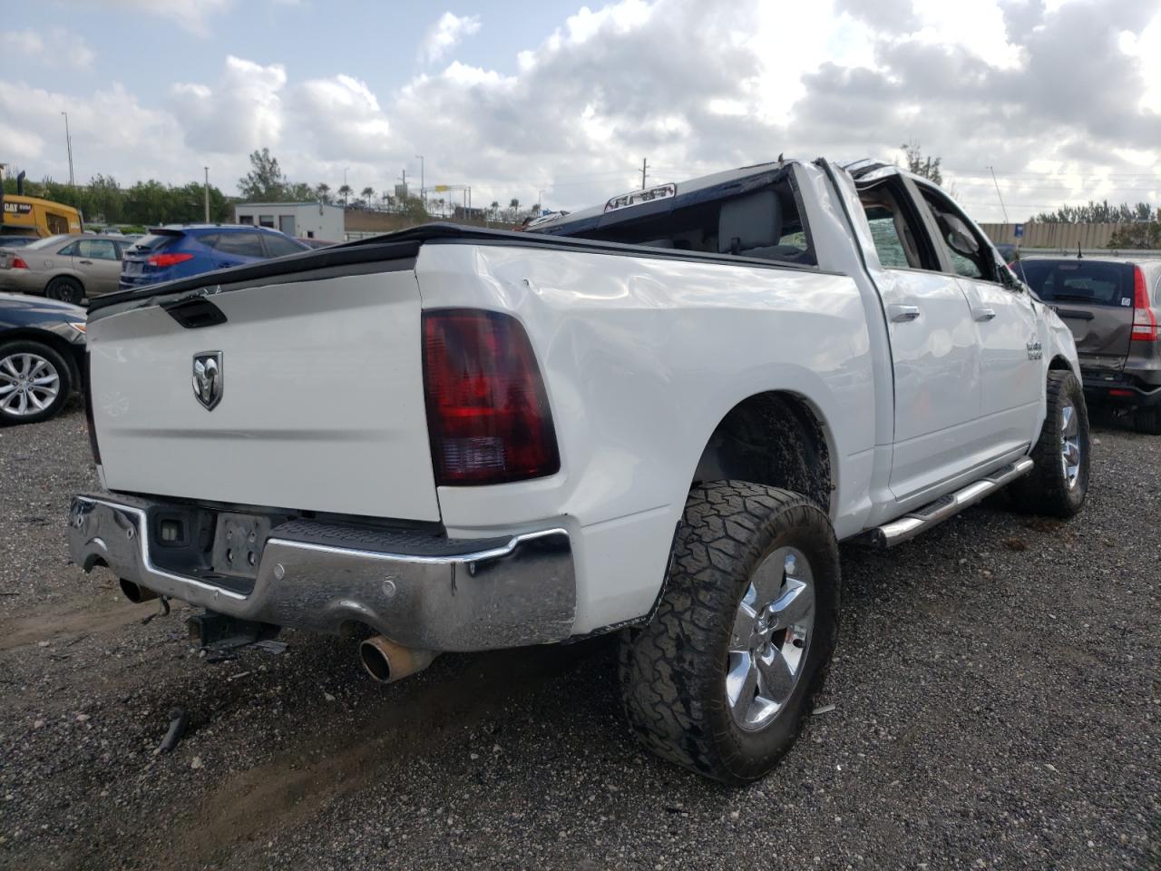 Photo 4 from auction – 2017 RAM 1500 SLT with VIN 1C6RR6LT2HS761142