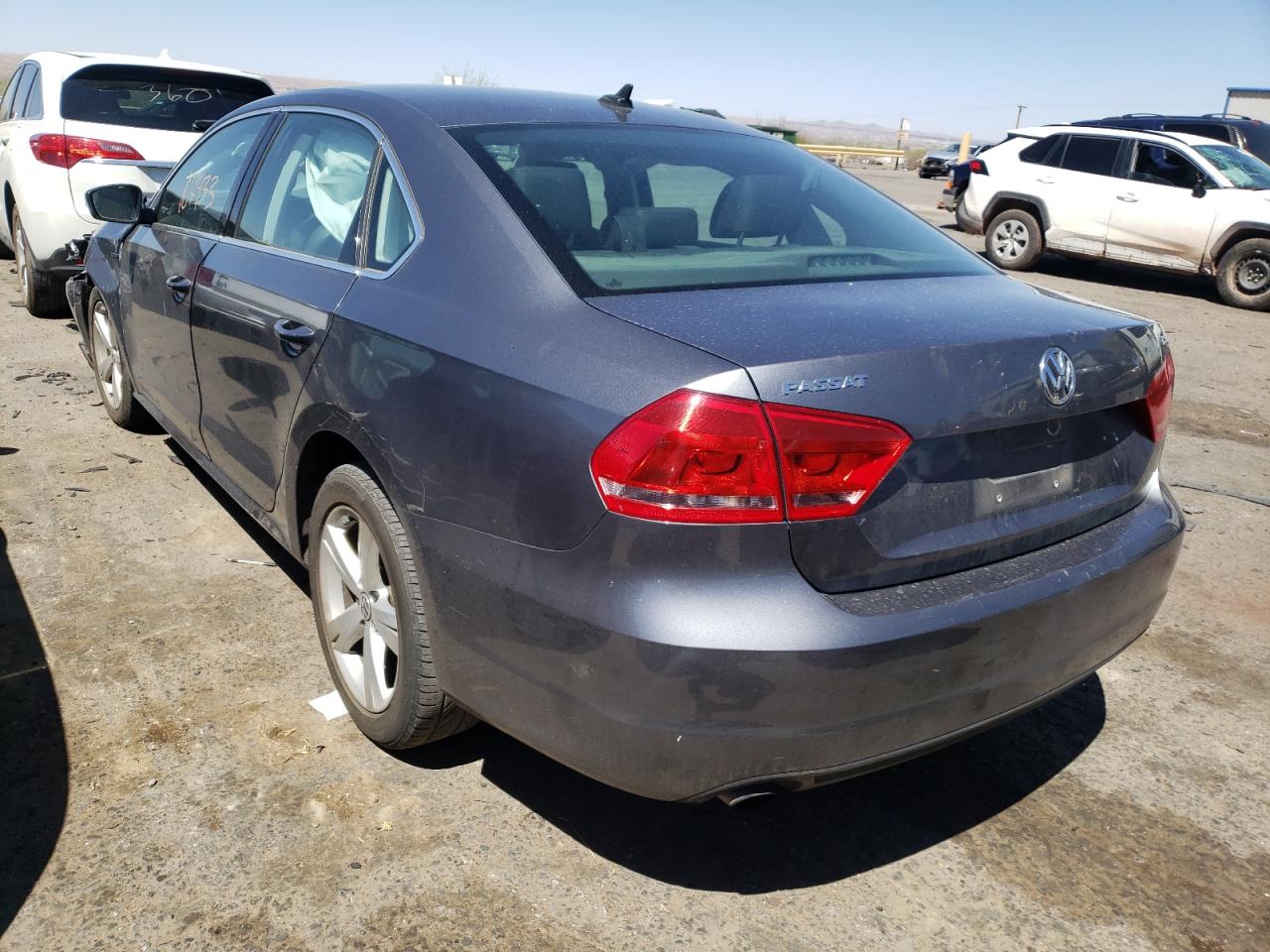 Photo 3 from auction – 2015 VOLKSWAGEN PASSAT S with VIN 1VWAS7A33FC118757