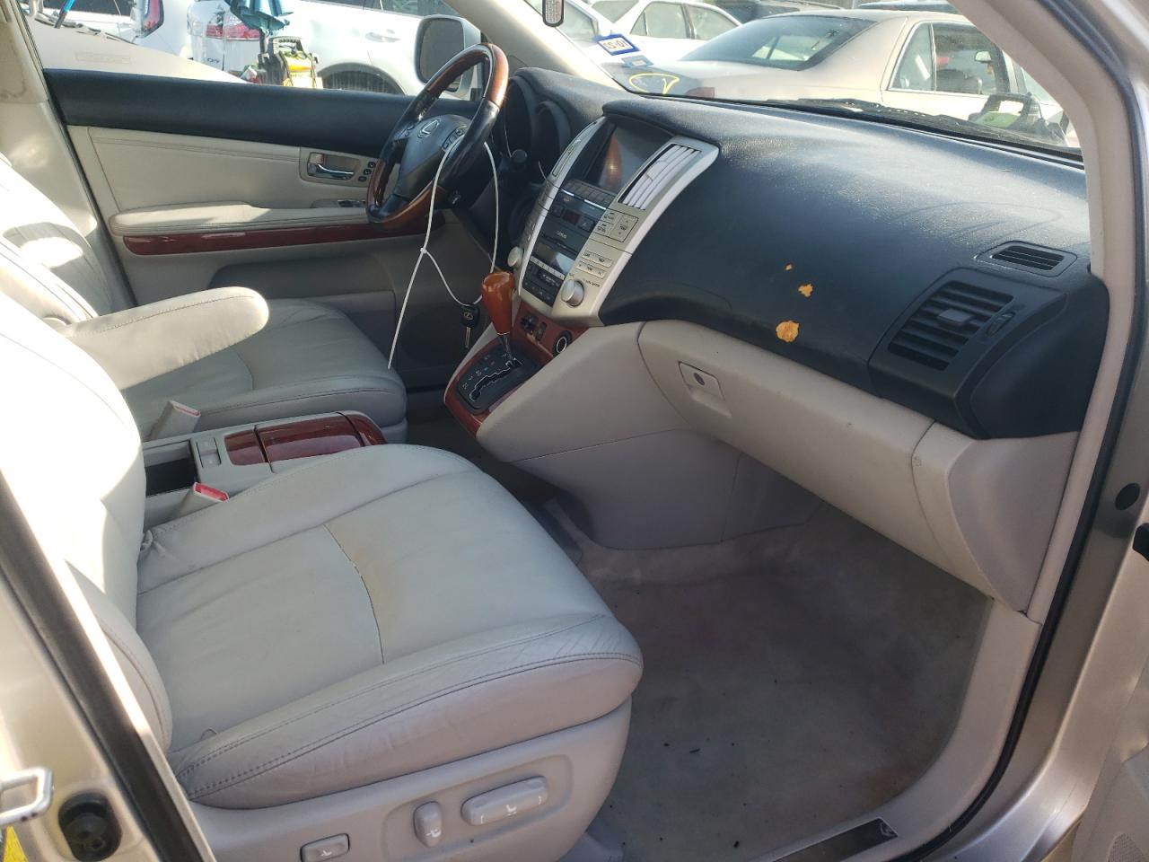 Photo 5 from auction – 2006 LEXUS RX 330 with VIN JTJGA31UX60060050