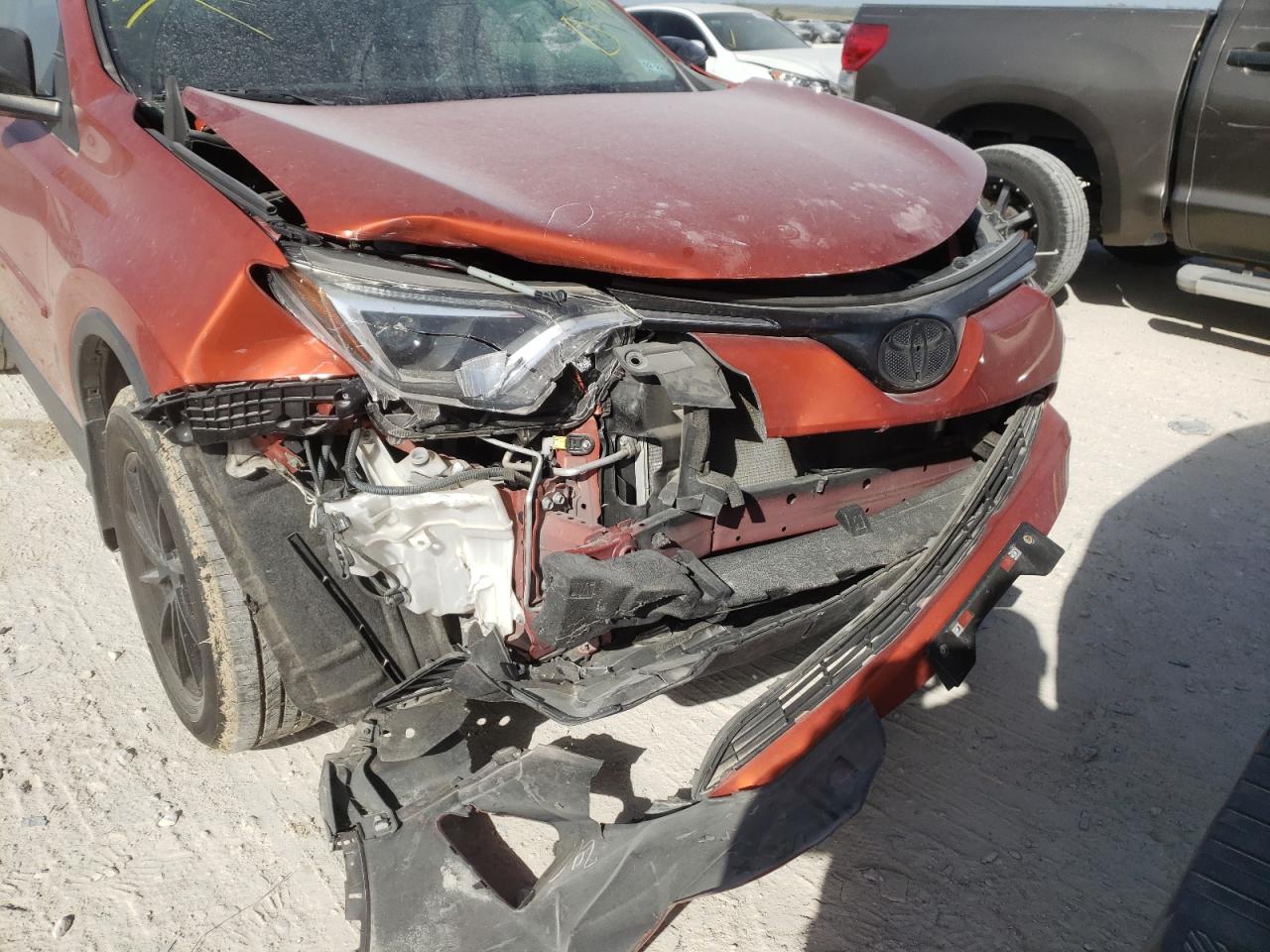 Photo 9 from auction – 2016 TOYOTA RAV4 LE with VIN JTMZFREV3GJ080722