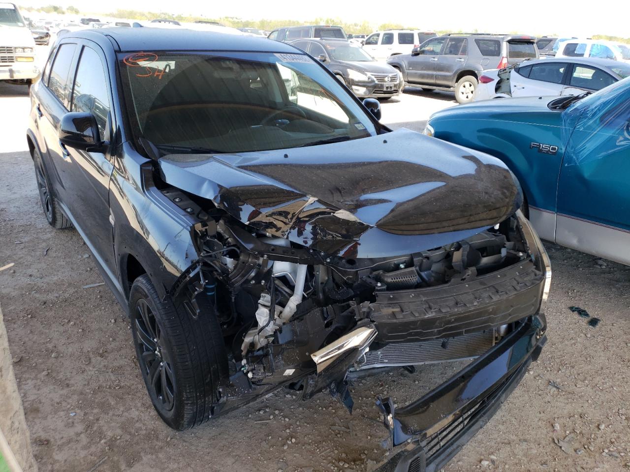 MITSUBISHI OUTLANDER 2021 with VIN JA4APUAU4MU031124 - Photo from auction