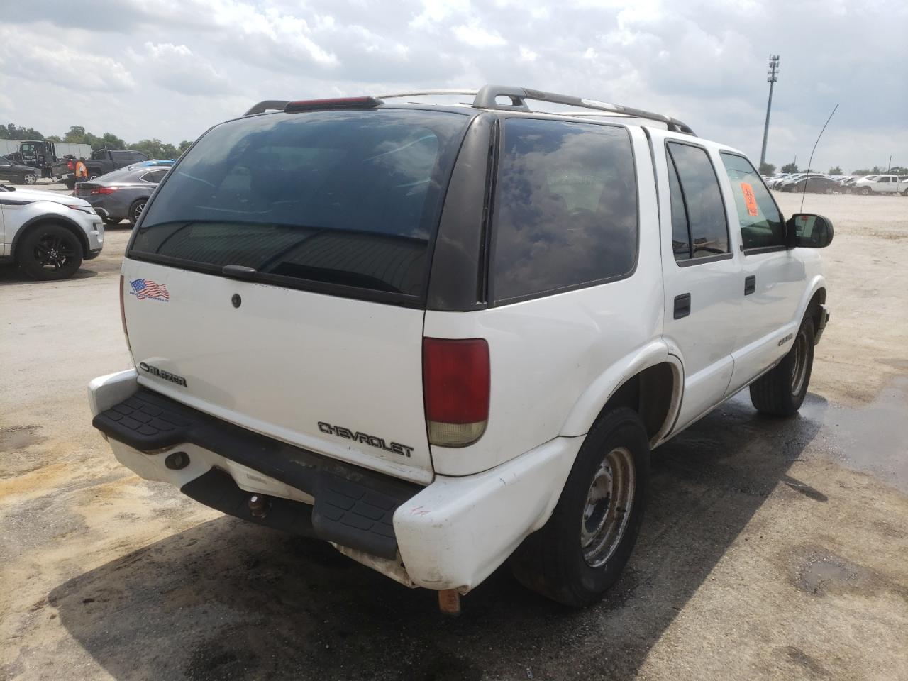Photo 4 from auction – 2001 CHEVROLET BLAZER with VIN 1GNCS13W11K263365