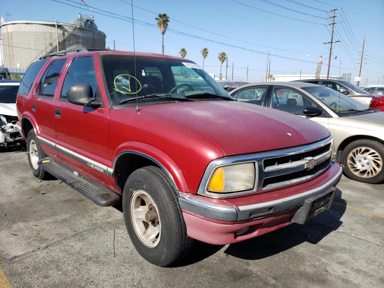 CHEVROLET BLAZER 1996 with VIN 1GNCS13WXT2127481 - Photo from auction