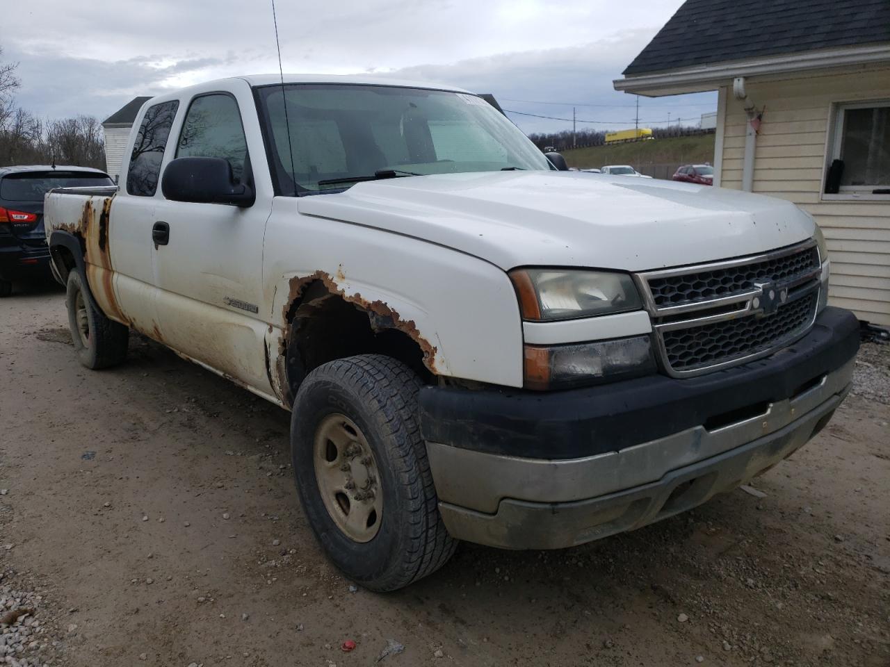 CHEVROLET SILVERADO 2005 with VIN 1GCHK29U65E207713 - Photo from auction