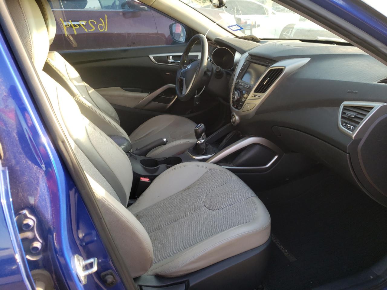Photo 5 from auction – 2012 HYUNDAI VELOSTER with VIN KMHTC6AD3CU078032