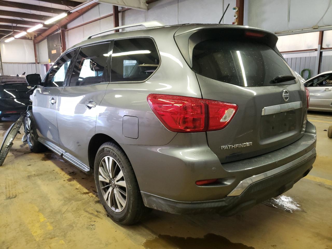 Photo 3 from auction – 2017 NISSAN PATHFINDER with VIN 5N1DR2MM1HC653765