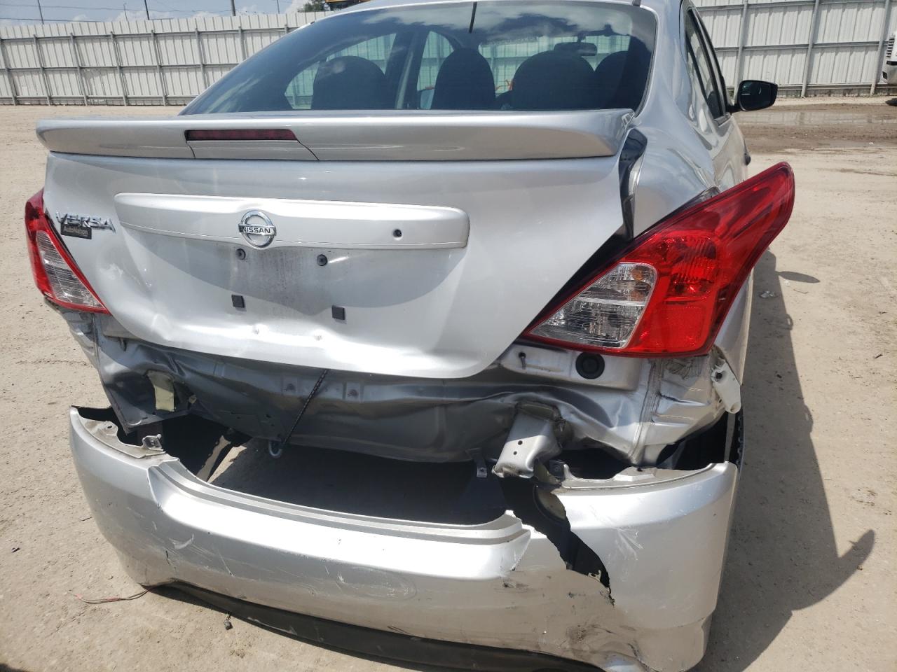Photo 9 from auction – 2017 NISSAN VERSA S with VIN 3N1CN7AP3HL846515
