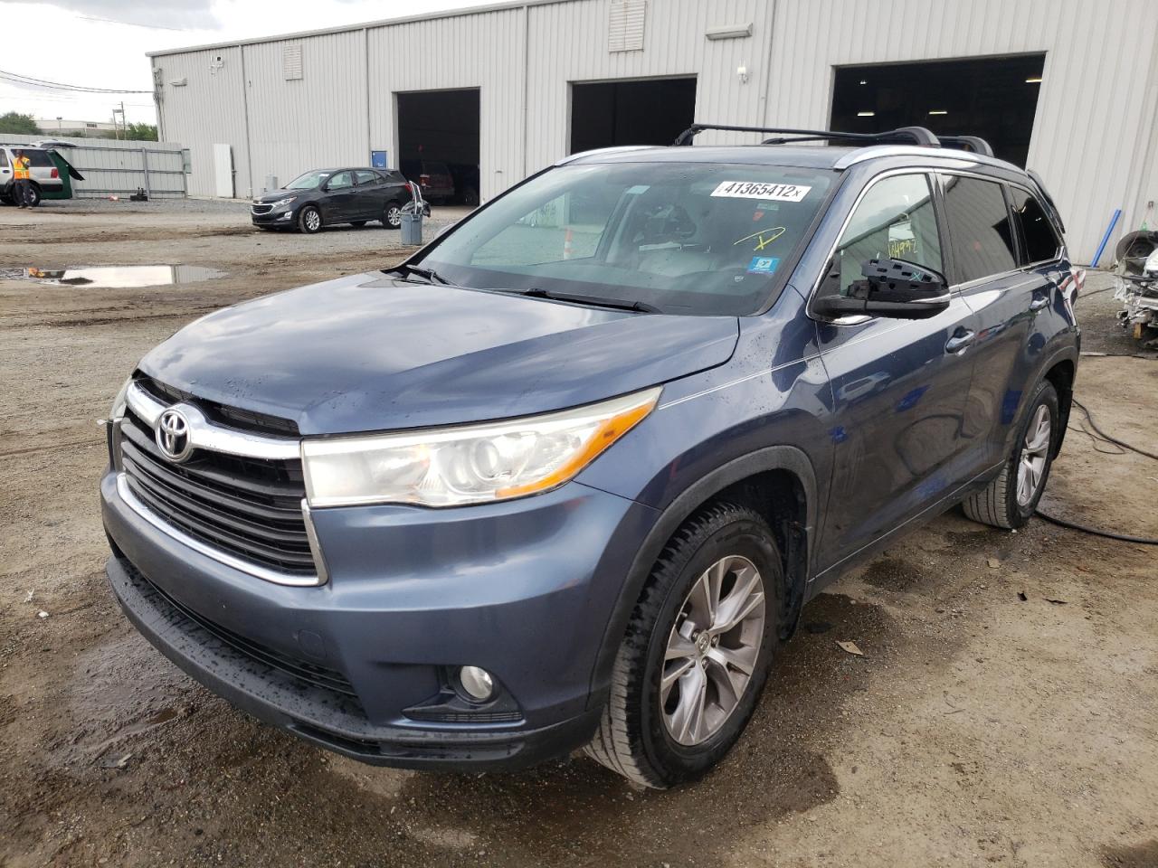 Photo 2 from auction – 2014 TOYOTA HIGHLANDER with VIN 5TDJKRFH2ES049446