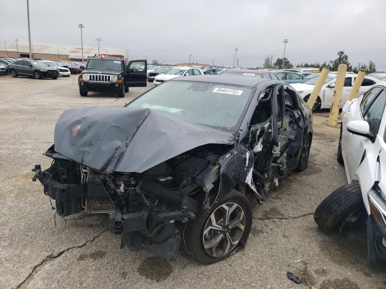 Photo 2 from auction – 2019 KIA FORTE FE with VIN 3KPF24AD4KE111075