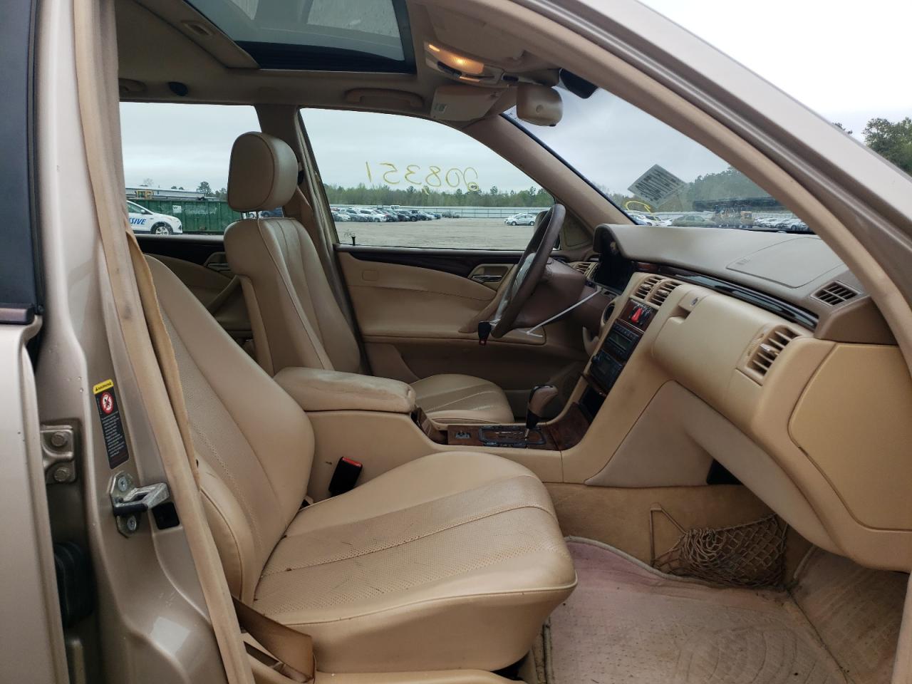 Photo 5 from auction – 2001 MERCEDES-BENZ E 320 with VIN WDBJH65J81B353060