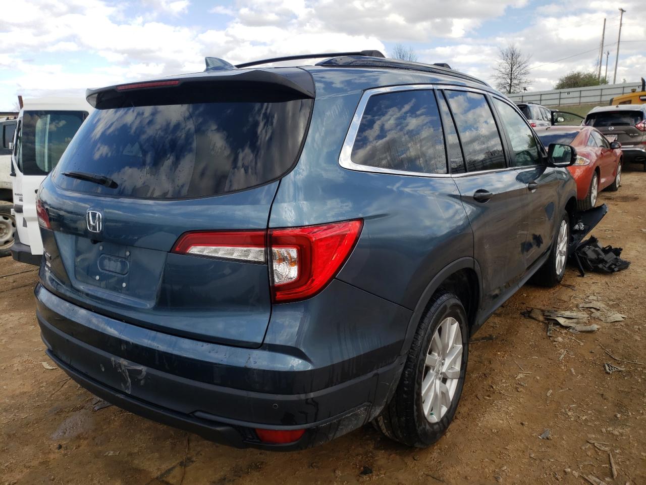 Photo 4 from auction – 2019 HONDA PILOT LX with VIN 5FNYF5H14KB009770