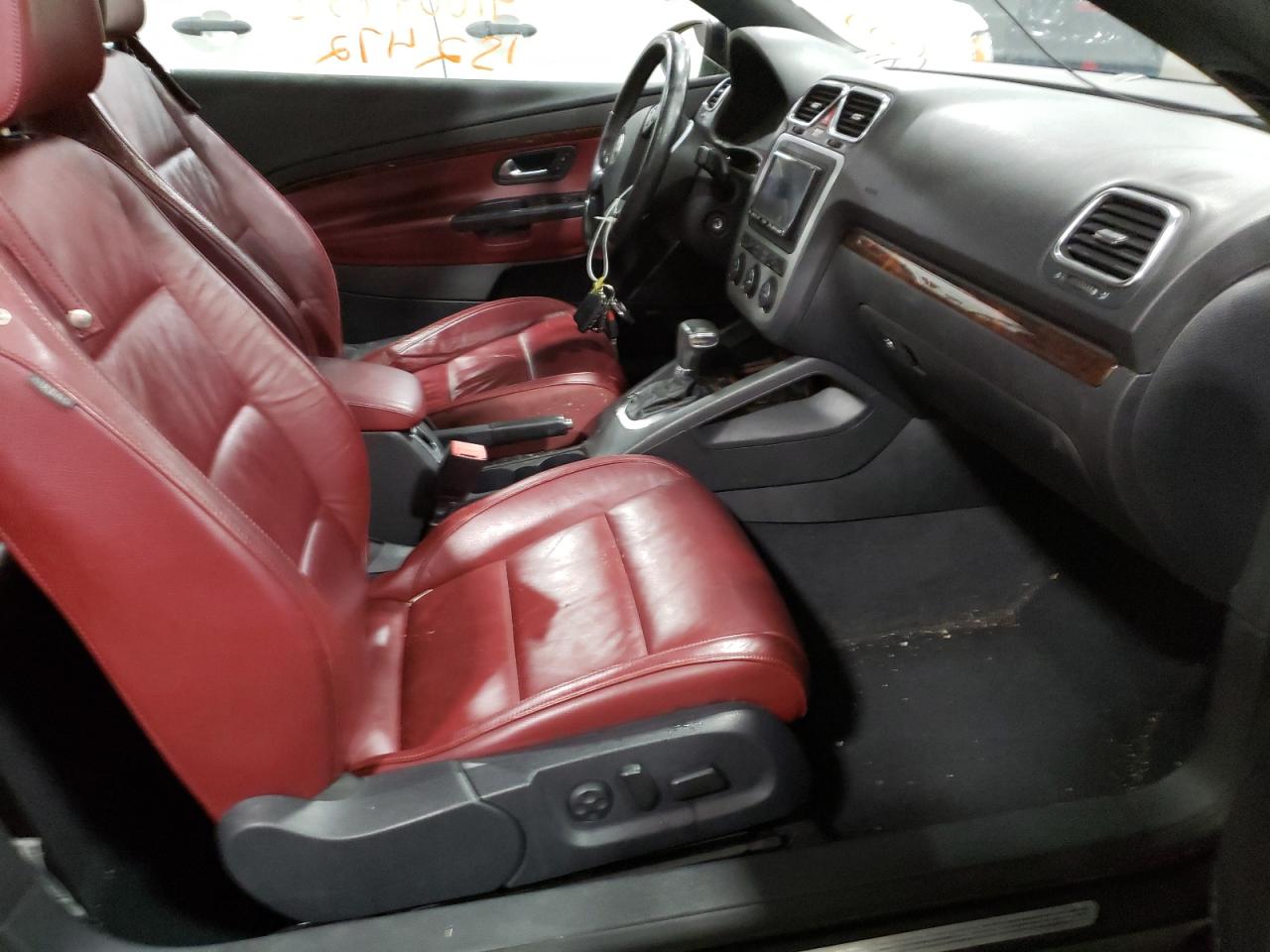 Photo 5 from auction – 2009 VOLKSWAGEN EOS LUX with VIN WVWFA71F09V019599