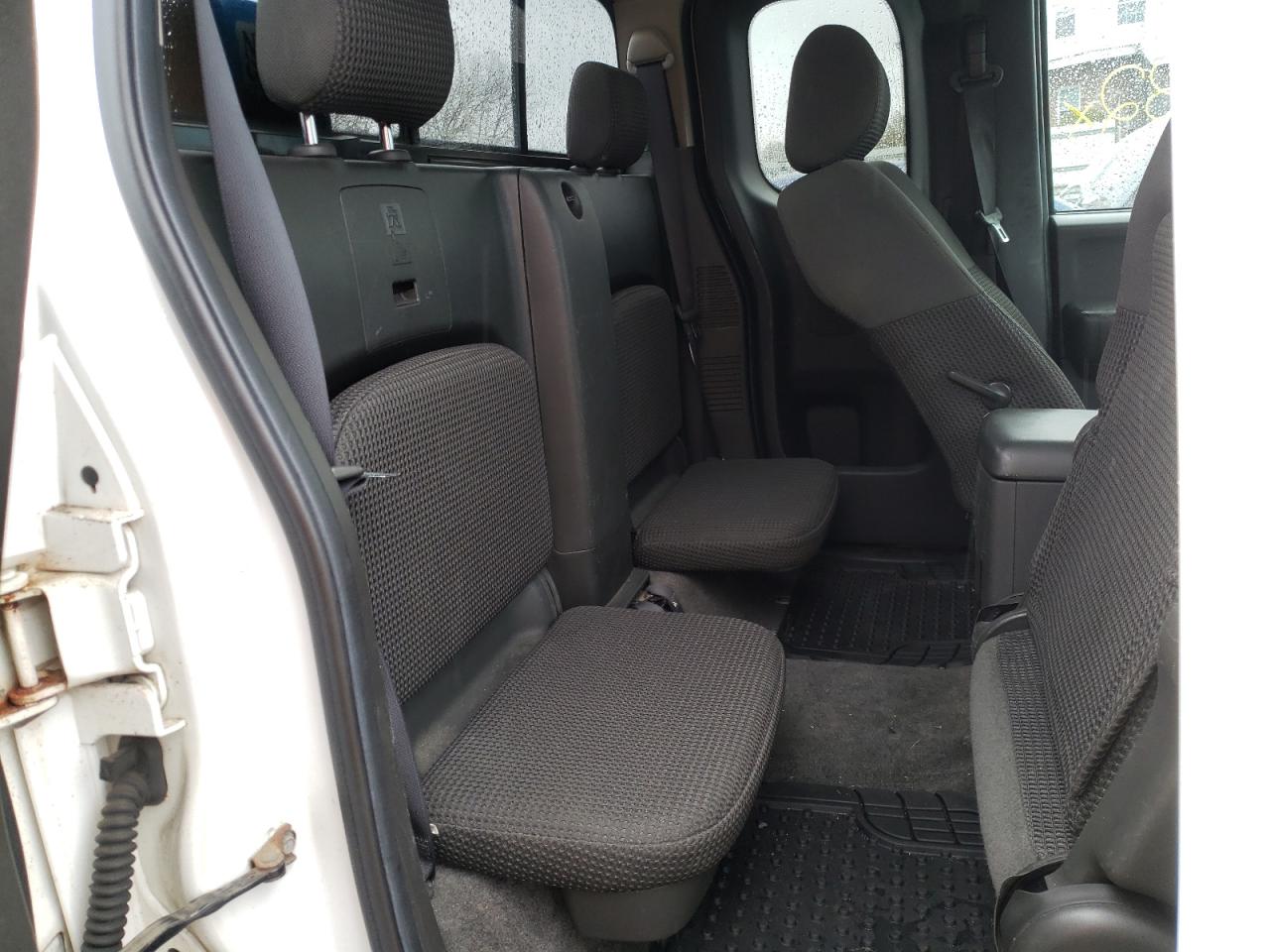 Photo 6 from auction – 2005 NISSAN FRONTIER K with VIN 1N6AD06W35C432797