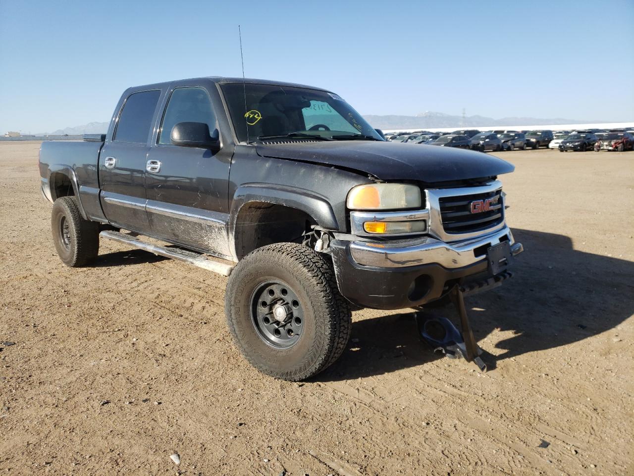 GMC SIERRA C15 2003 with VIN 1GTGC13U83F222359 - Photo from auction