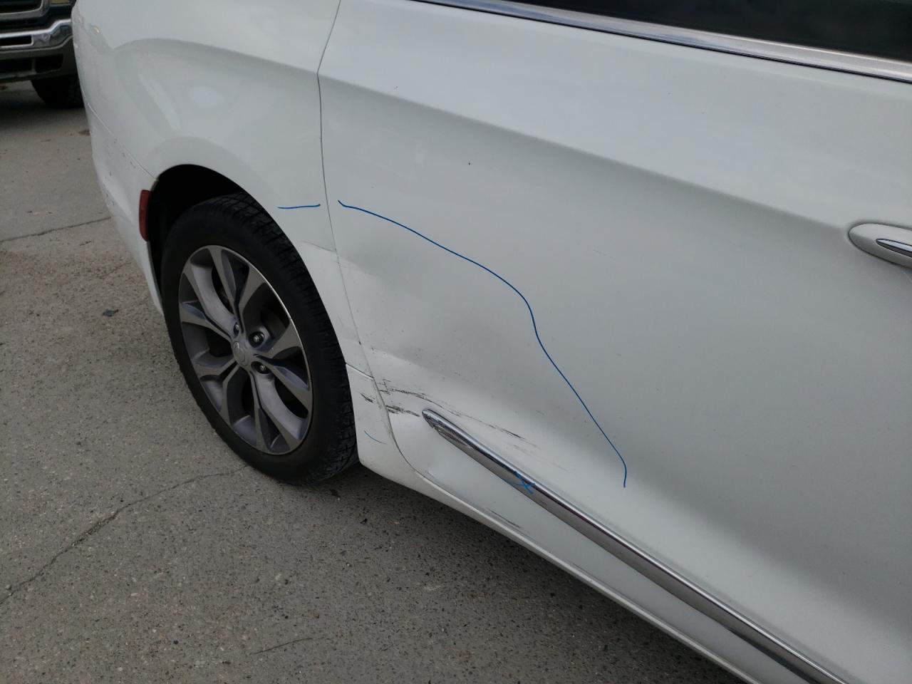 Photo 9 from auction – 2018 CHRYSLER PACIFICA L with VIN 2C4RC1GG4JR289012