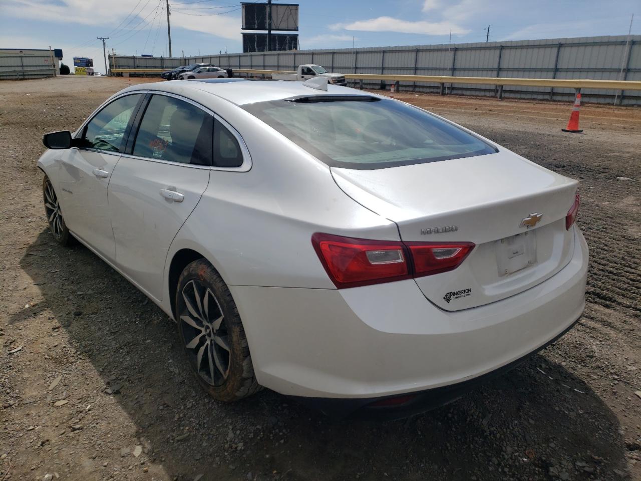 Photo 3 from auction – 2017 CHEVROLET MALIBU LT with VIN 1G1ZE5ST9HF163857