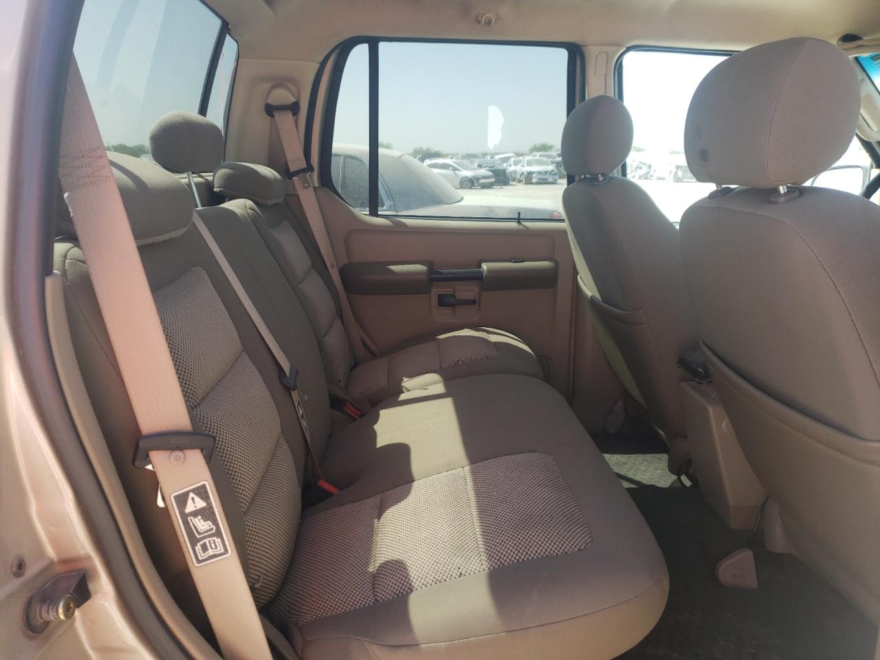 Photo 6 from auction – 2004 FORD EXPLORER S with VIN 1FMZU67KX4UA90841