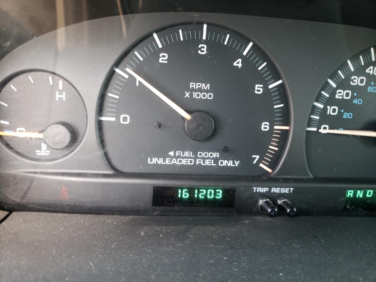 Photo 8 from auction – 2000 DODGE GRAND CARA with VIN 2B4GP44R9YR658831