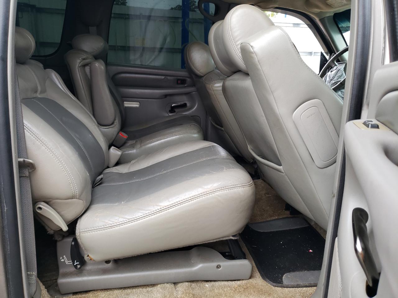 Photo 6 from auction – 2002 GMC DENALI XL with VIN 1GKFK66UX2J190733