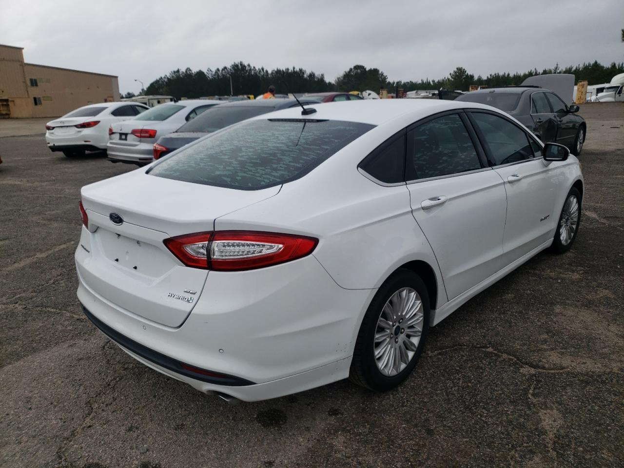 Photo 4 from auction – 2016 FORD FUSION SE with VIN 3FA6P0LU7GR397842