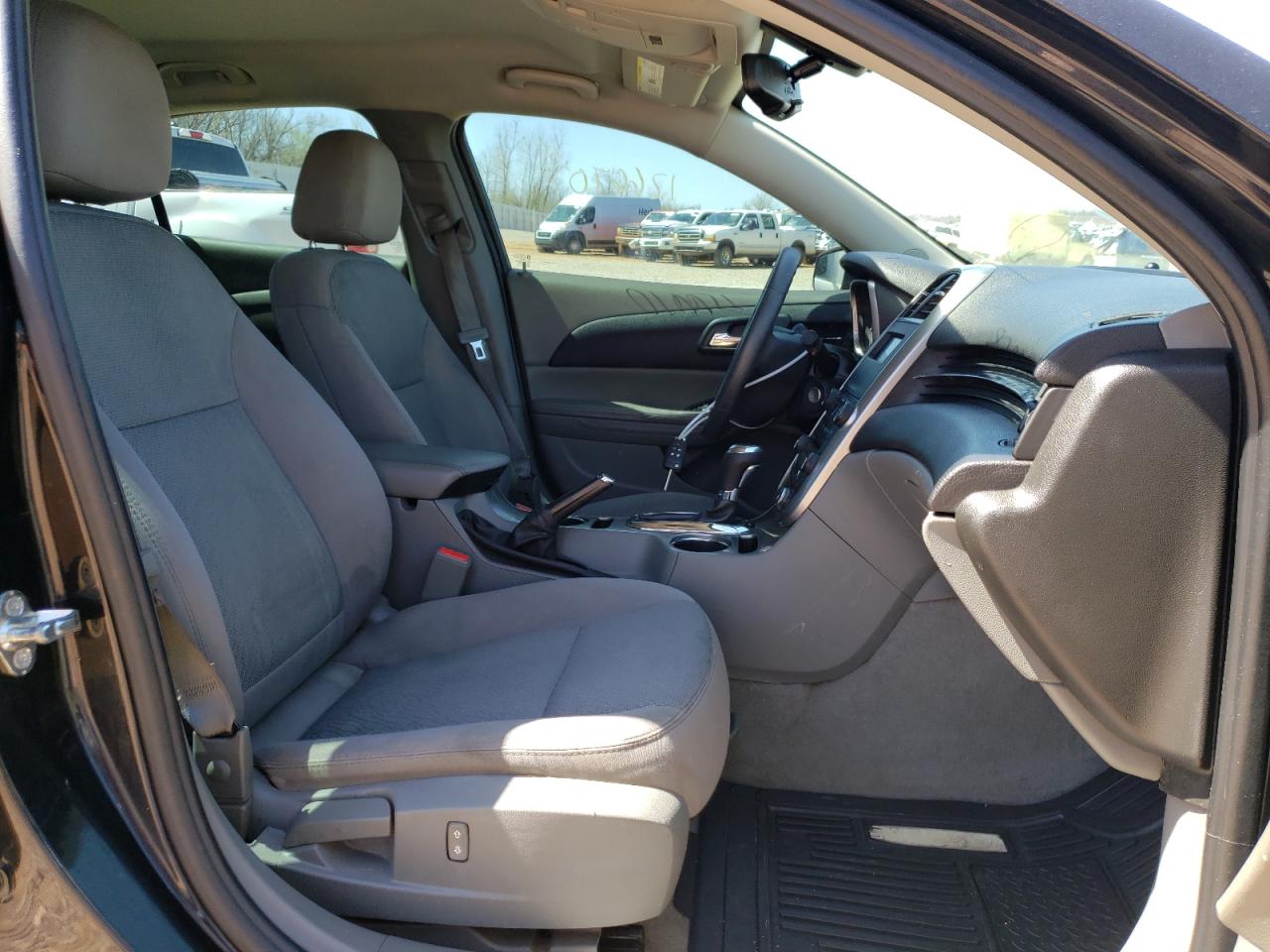 Photo 5 from auction – 2015 CHEVROLET MALIBU LS with VIN 1G11B5SL5FF287028