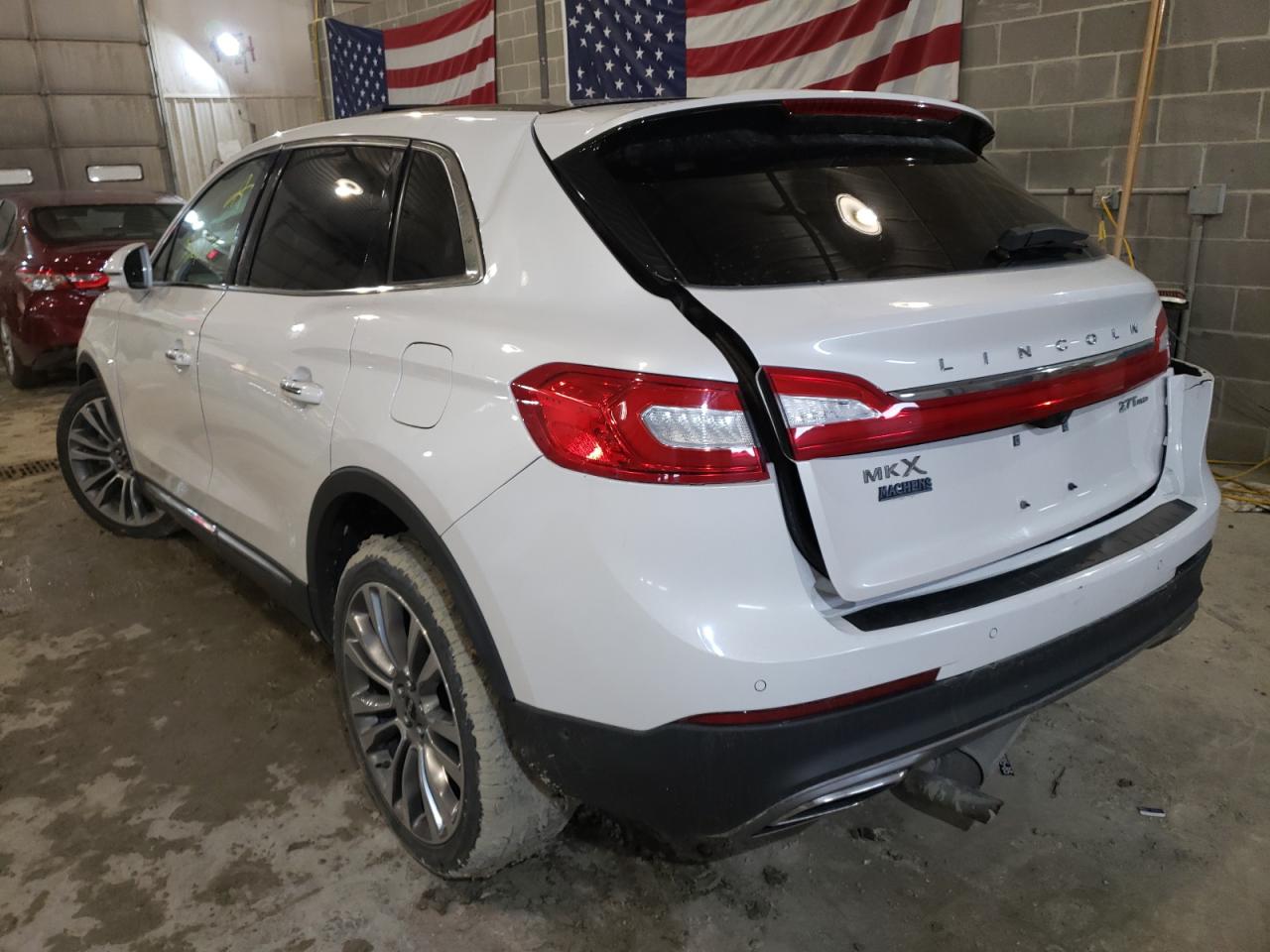 Photo 3 from auction – 2017 LINCOLN MKX RESERV with VIN 2LMPJ8LP9HBL16882
