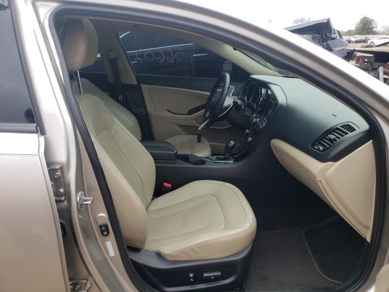 Photo 5 from auction – 2011 KIA OPTIMA EX with VIN KNAGN4A76B5120696