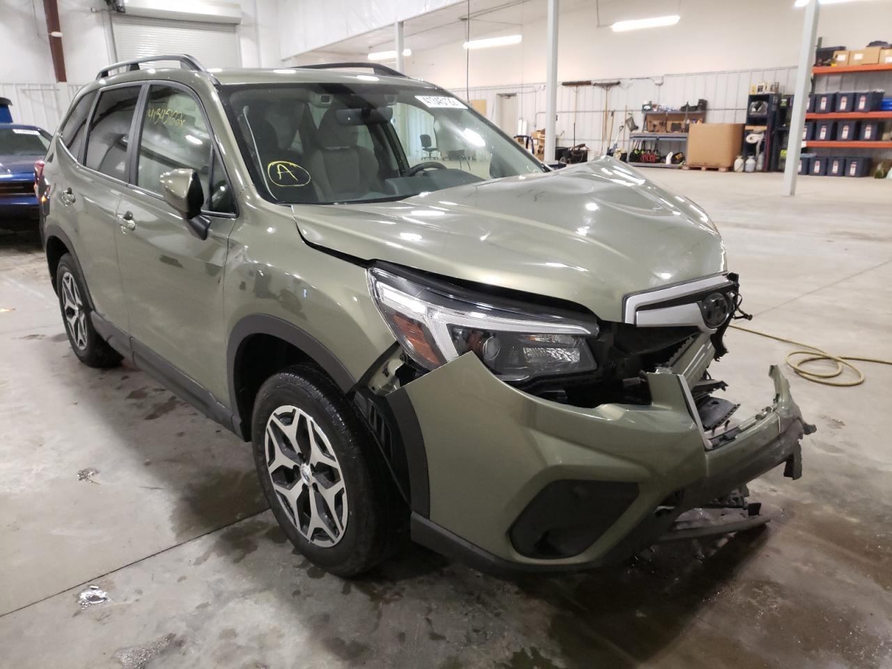 SUBARU FORESTER P 2021 with VIN JF2SKAFCXMH454291 - Photo from auction