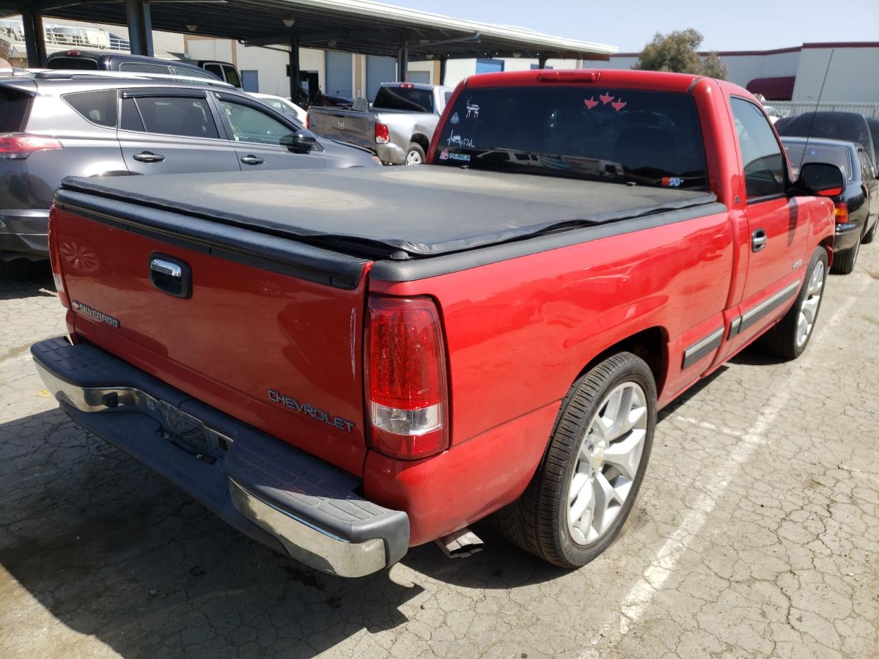 Photo 4 from auction – 2000 CHEVROLET SILVERADO with VIN 1GCEC14V2YZ342355