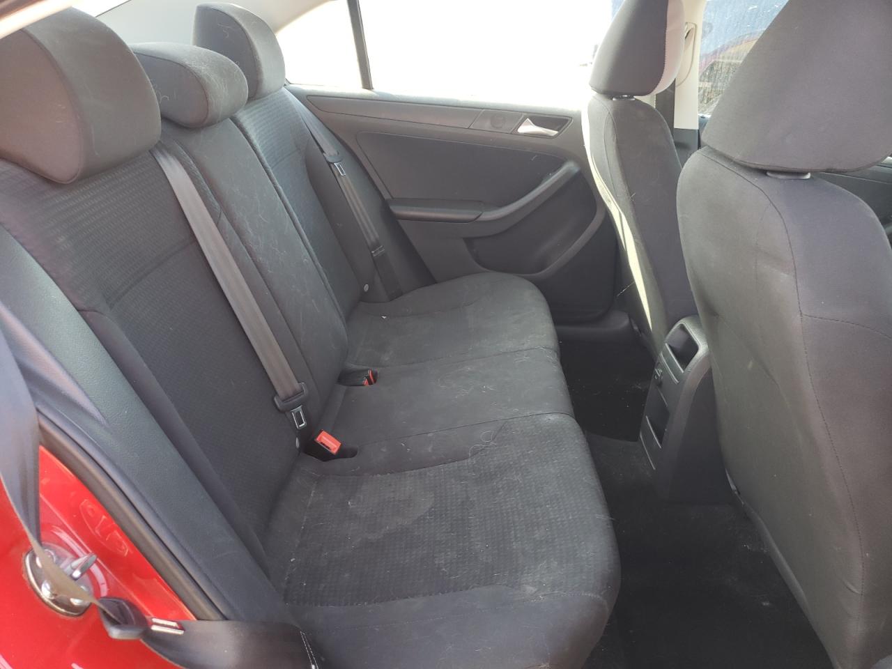 Photo 6 from auction – 2015 VOLKSWAGEN JETTA BASE with VIN 3VW2K7AJ1FM252359