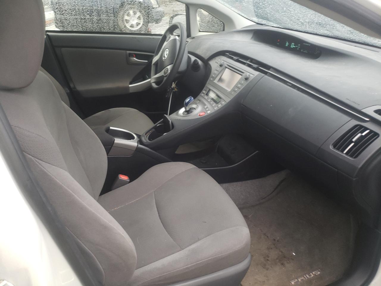Photo 5 from auction – 2015 TOYOTA PRIUS with VIN JTDKN3DU2F1888486