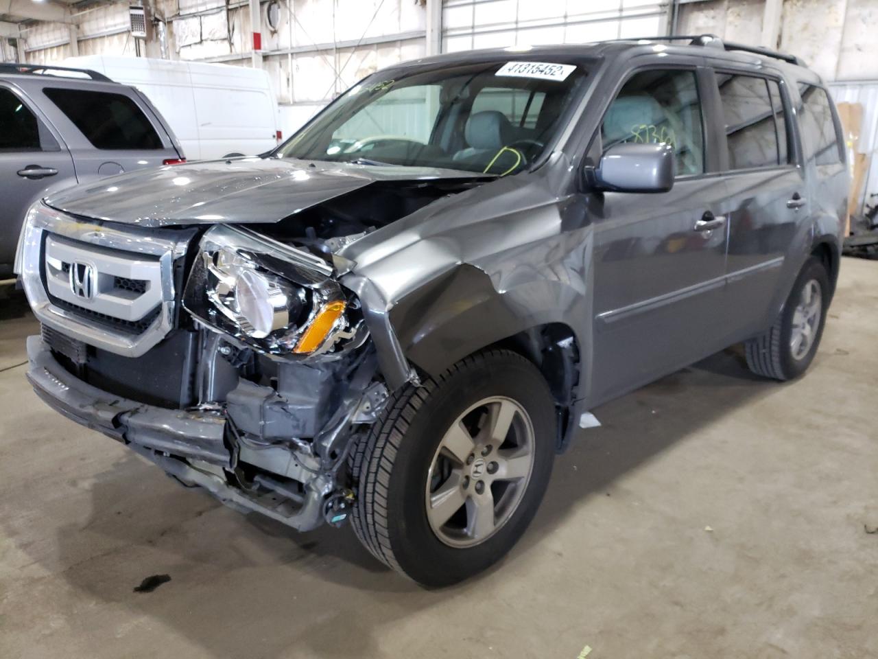 Photo 2 from auction – 2011 HONDA PILOT EXLN with VIN 5FNYF4H7XBB060382