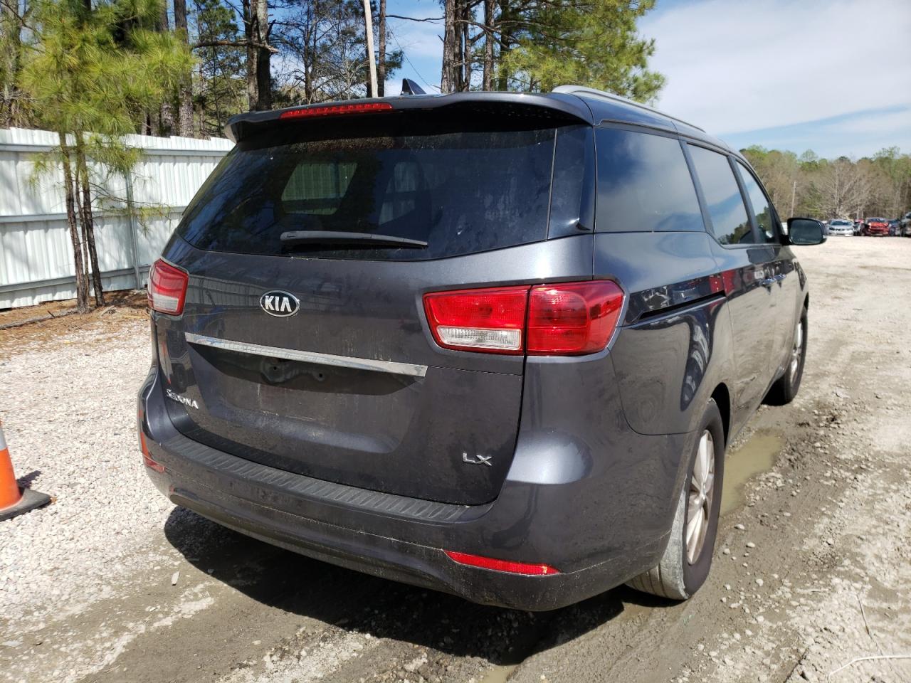 Photo 4 from auction – 2015 KIA SEDONA LX with VIN KNDMB5C19F6069322