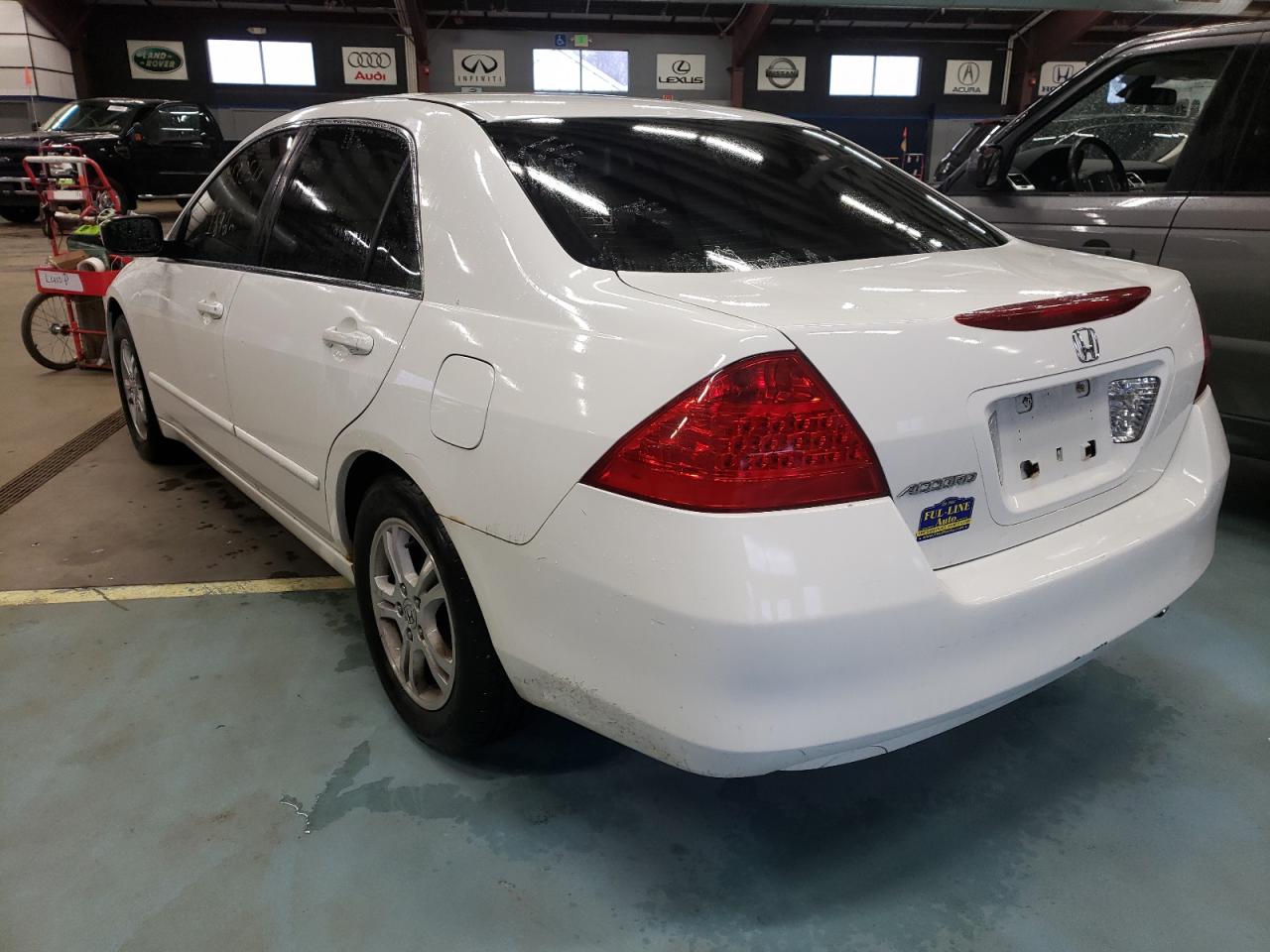 Photo 3 from auction – 2007 HONDA ACCORD SE with VIN JHMCM56387C012307
