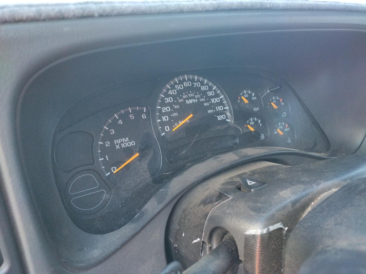 Photo 8 from auction – 2004 GMC NEW SIERRA with VIN 2GTEK13T841316588