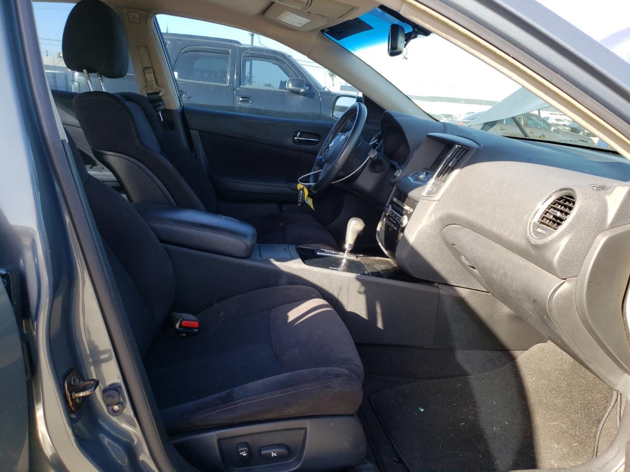 Photo 5 from auction – 2010 NISSAN MAXIMA S with VIN 1N4AA5AP5AC861464
